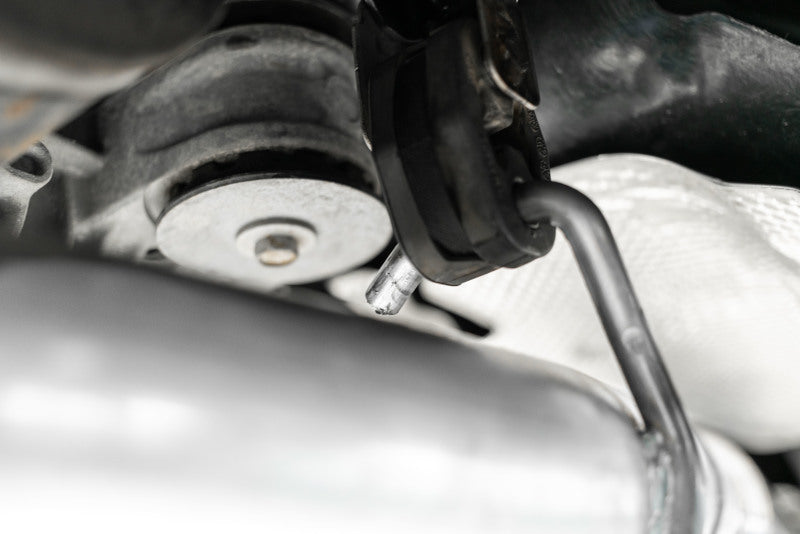 MBRP 2015 - 2016 Dodge Challenger 5.7L HEMI Cat - Back Dual Split Rear Exhaust: Armor Lite Series